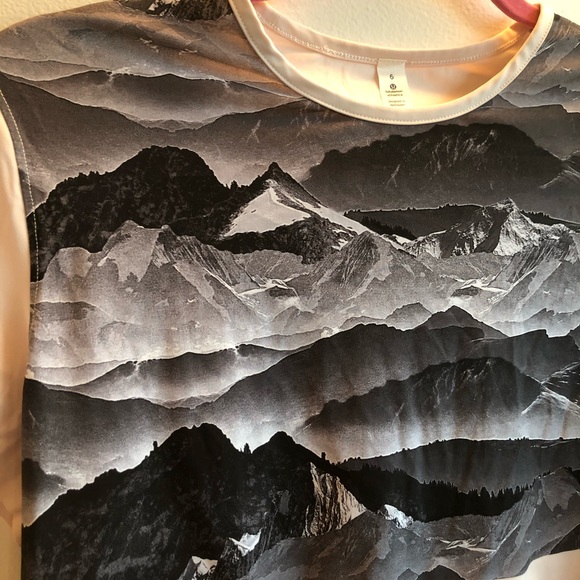 Brand new lululemon Snapshot Tee misty mountain - Picture 5 of 7